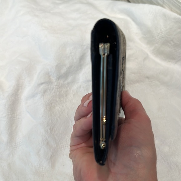 Vintage Celine C wallet in navy the kiss-lock - Picture 5 of 11